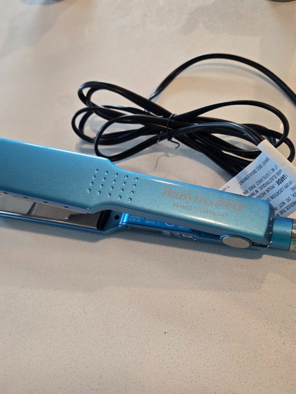 Babybliss Pro Nano Titanium 1.25" Straightening Flat Iron